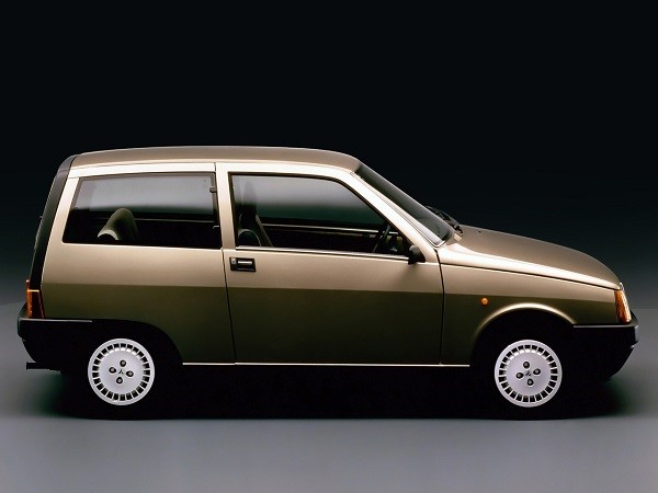 Accadeva il 7 marzo 1985: al Salone di Ginevra viene presentata la Y10.