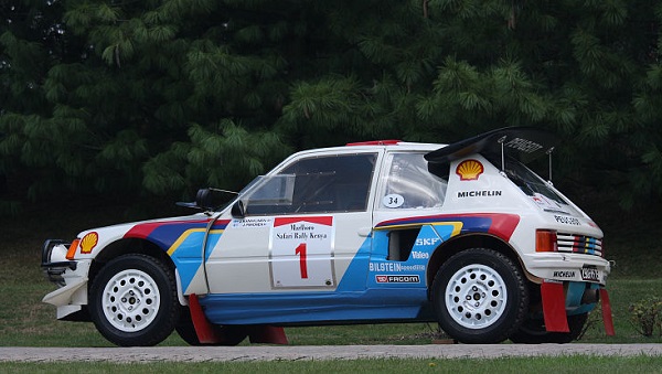 205 Turbo 16: il mostro da Rally della Peugeot!