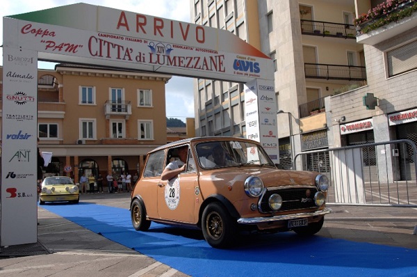 Al Città di Lumezzane, attese circa 150 auto storiche costruite fino al 1990.