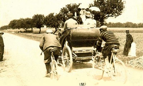 120 anni fa la prima gara di velocità tra automobili: la Parigi – Dieppe.