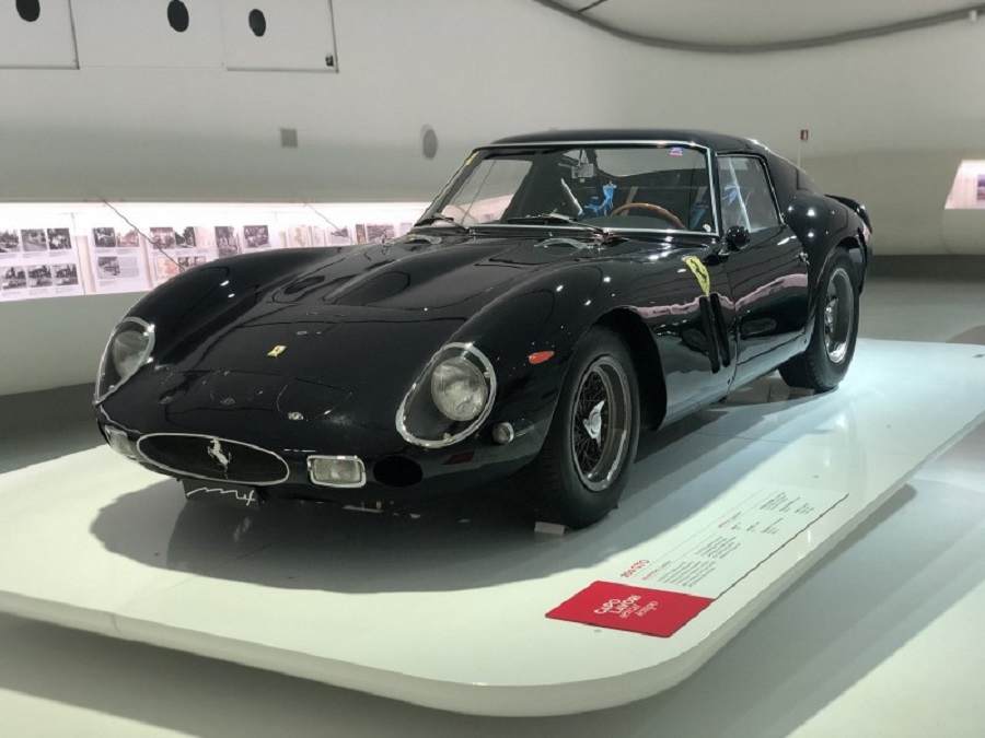 Al Museo Enzo Ferrari per “Comunicare l’Automobile Oggi”.