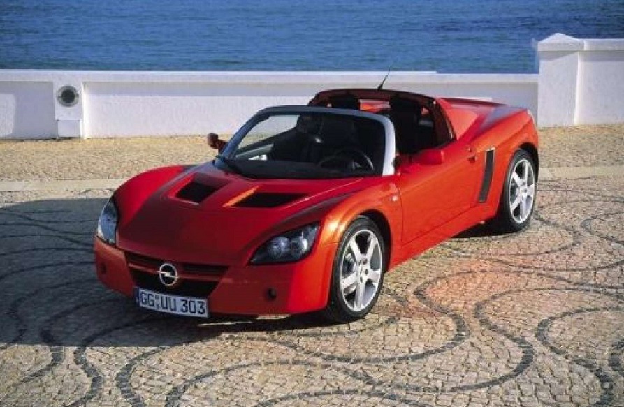 Opel, ventuno anni fa il prototipo della Speedster.