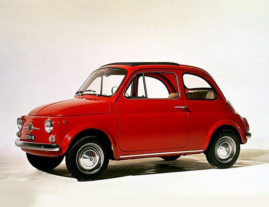 Auguri Fiat 500, 63 anni dopo festa con personaggi meno noti.