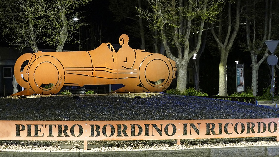 Ad Alessandria un monumento dedicato a Pietro Bordino.