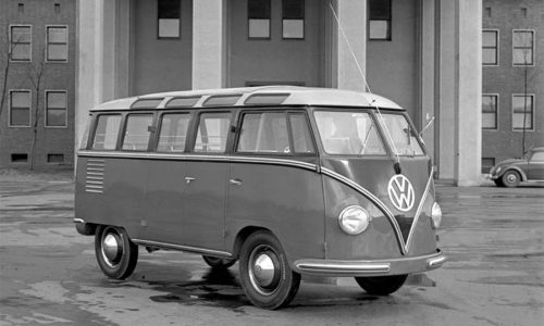 Volkswagen Bulli ‘Samba’, 70 anni per il ’23 finestrini’.