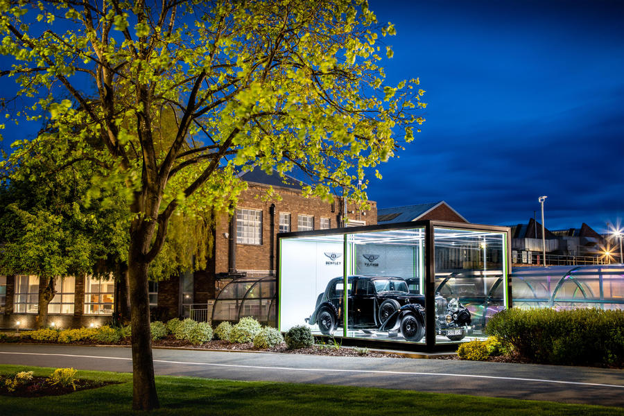 Bentley, 75 anni di produzione nella fabbrica di Crewe.