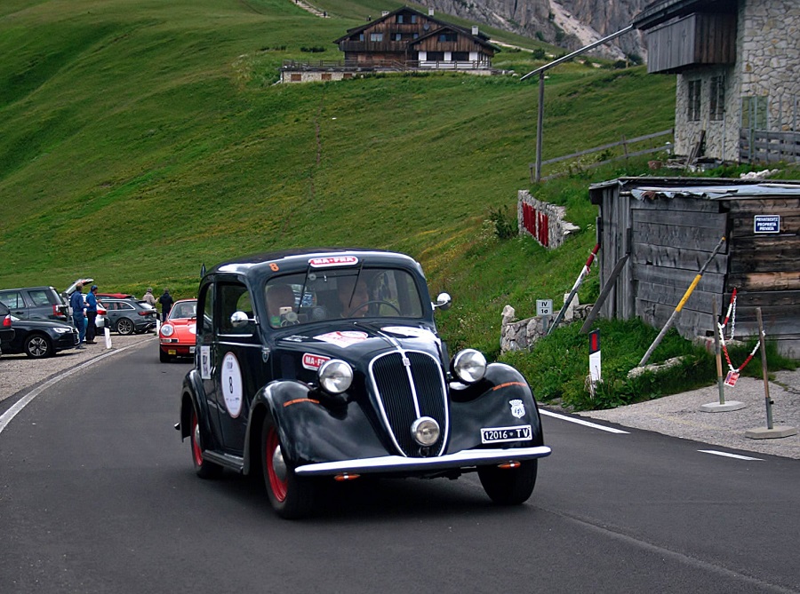Coppa d’Oro delle Dolomiti 2021, premiati Passanante-Moretti, il concorso di eleganza va alla Lancia Lambda del 1929.