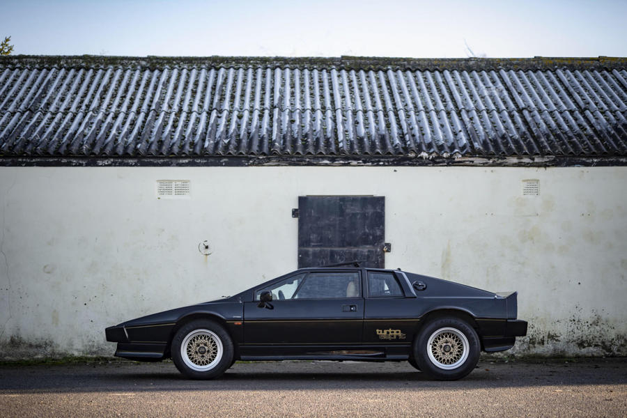 Lotus Esprit, l’auto alternativa di James Bond.