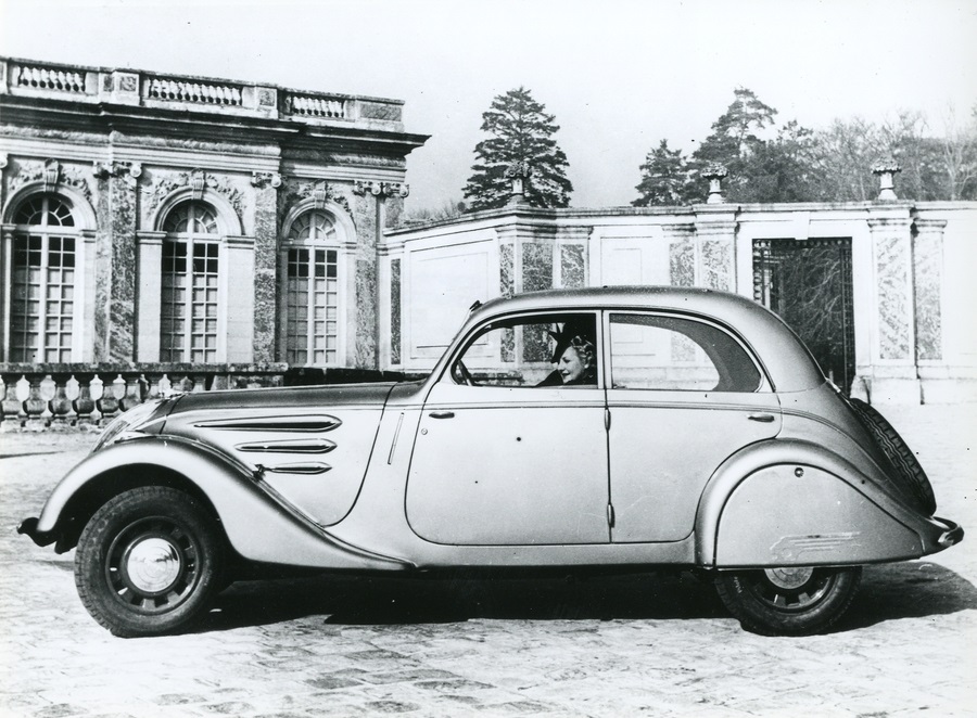 Peugeot a Retromobile con la storia della serie 4.