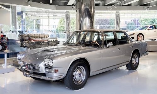 I 60 anni della Maserati Quattroporte: Una Mostra Immersa nella Storia dell’Eleganza e delle Prestazioni.