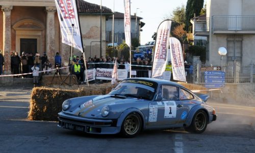 Trionfo di Rimoldi e Consiglio alla Grande Corsa: Una Porsche 911 SC inarrestabile.
