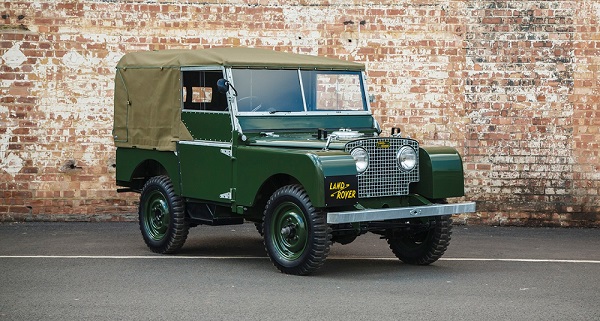 Land Rover restaura e mette in vendita 25 Defender del 1948.