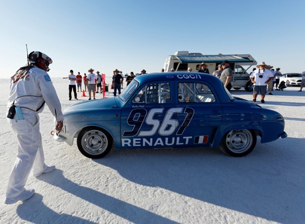 Renault torna 60 anni dopo sul Lago Salato per nuovi record.
