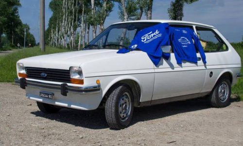 Una Fiesta benefica al raduno Ford di Vernazza.