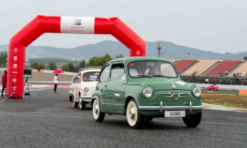 Raduno da guinness dei primati per i 60 anni di Seat 600.