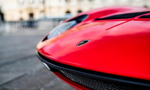 Una Lamborghini Miura speciale al salone Retromobile.
