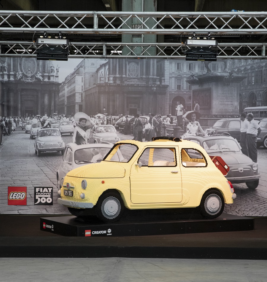 La “Dolce Vita” di Fiat e LEGO con la 500F.