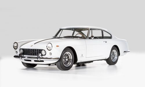 Una monografia sulla Ferrari 250 GTE.