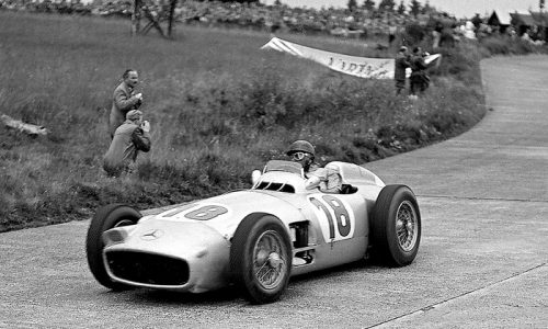 Mercedes Formula 1, debutto vittorioso a Reims 4 luglio 1954.