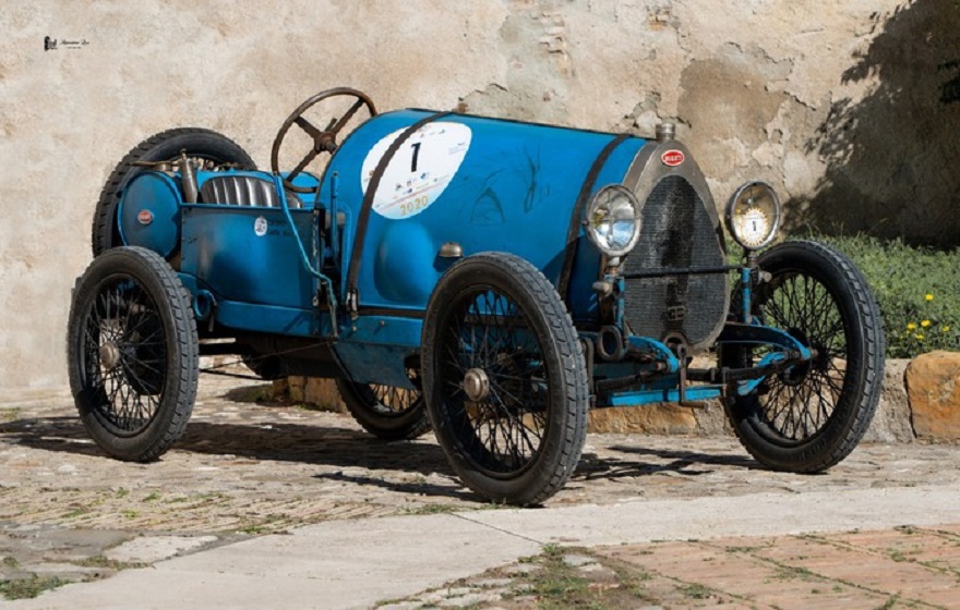 Bugatti centenaria sbanca concorso d’eleganza La Dolce Vita.
