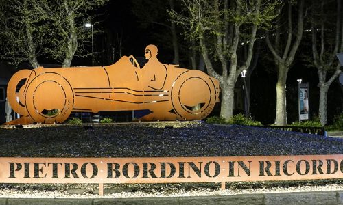 Ad Alessandria un monumento dedicato a Pietro Bordino.