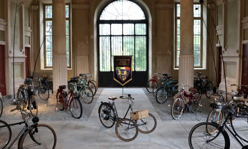 ASI espone a Villa Rey una collezione di “micromotori”.