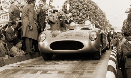 Mercedes rende omaggio a Sir. Stirling Moss alla Mille Miglia 2021.