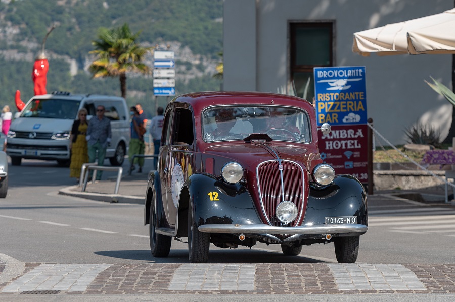 Il XX° Città di Lumezzane è di Alberto e Giuseppe Scapolo su Fiat 508.