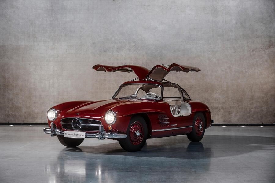 La 300 SL fu la capostipite di una tradizione che dura da 70 anni.