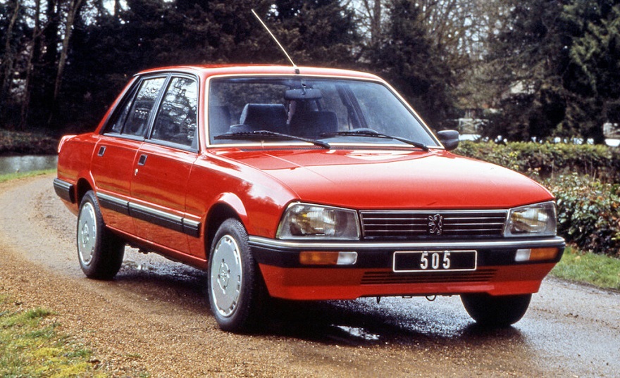 La 505 è l’ultima Peugeot a trazione posteriore.