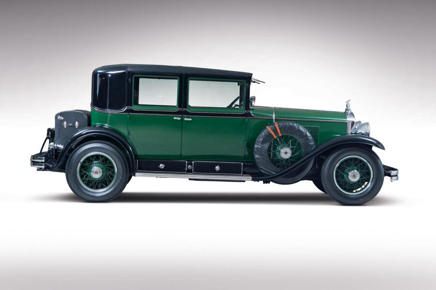 Al Capone, all’asta una Cadillac blindata del 1928.
