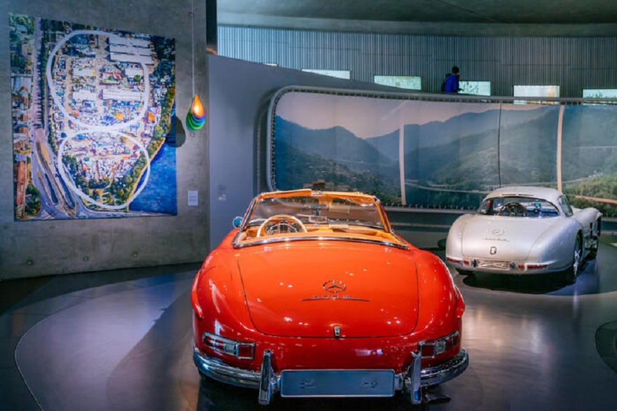 Al Museo Mercedes sotto i riflettori ‘Moving in stereo’.