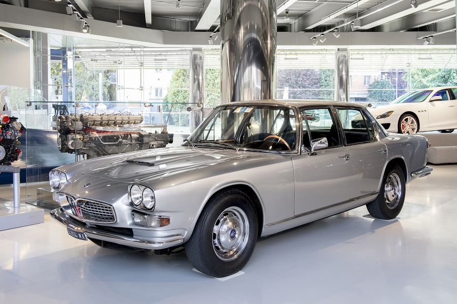 I 60 anni della Maserati Quattroporte: Una Mostra Immersa nella Storia dell’Eleganza e delle Prestazioni.