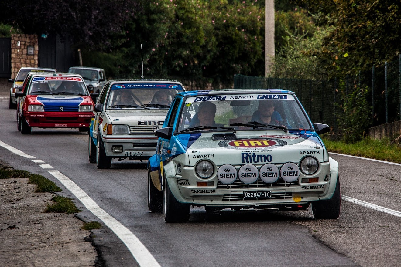 Caprino-Spiazzi Rievocazione Storica: una celebrazione motoristica unica con più di 100 auto in scena.