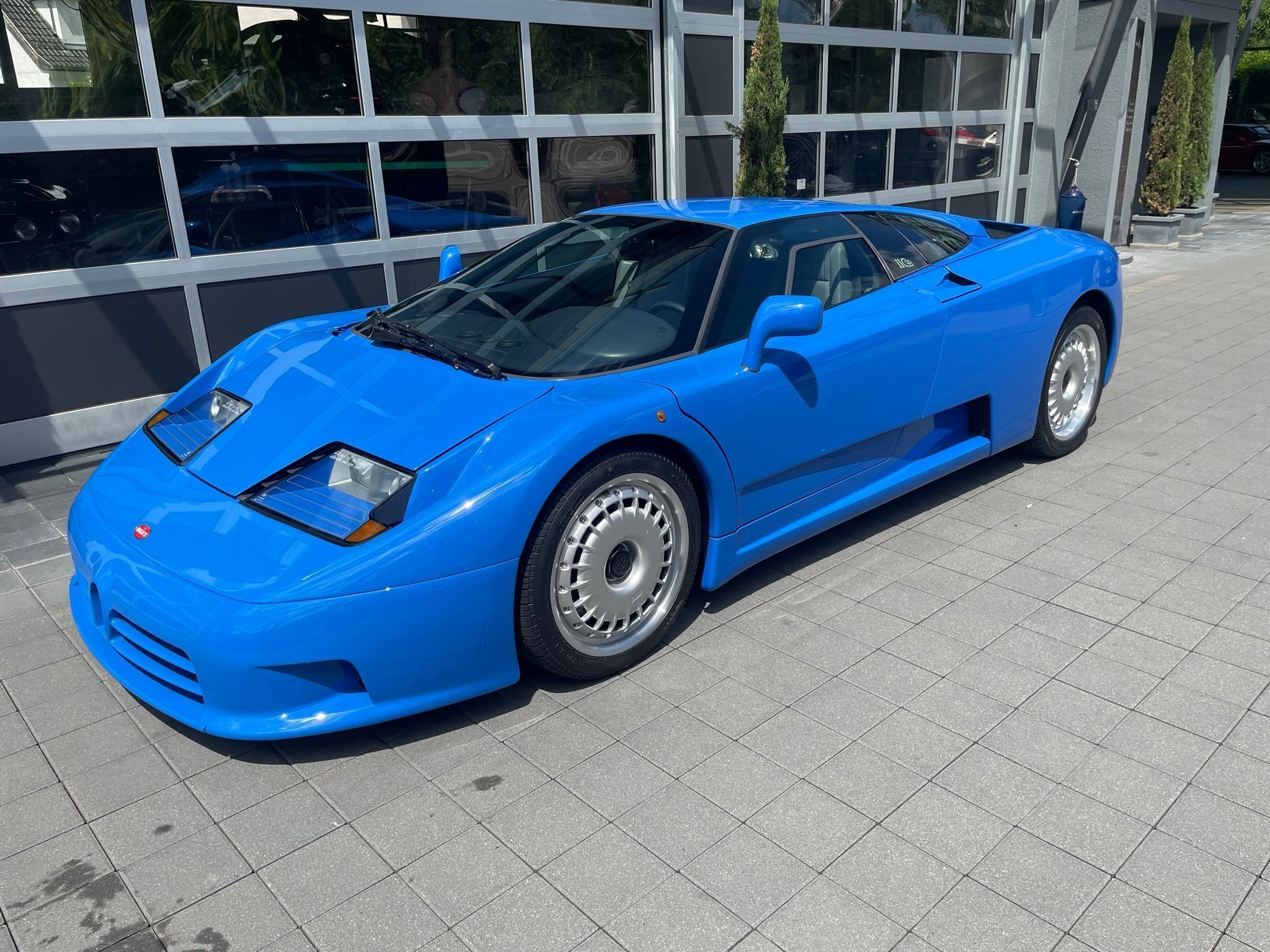 Bugatti EB110: Una Storia Vera e Appassionante di Rinascita Automobilistica.