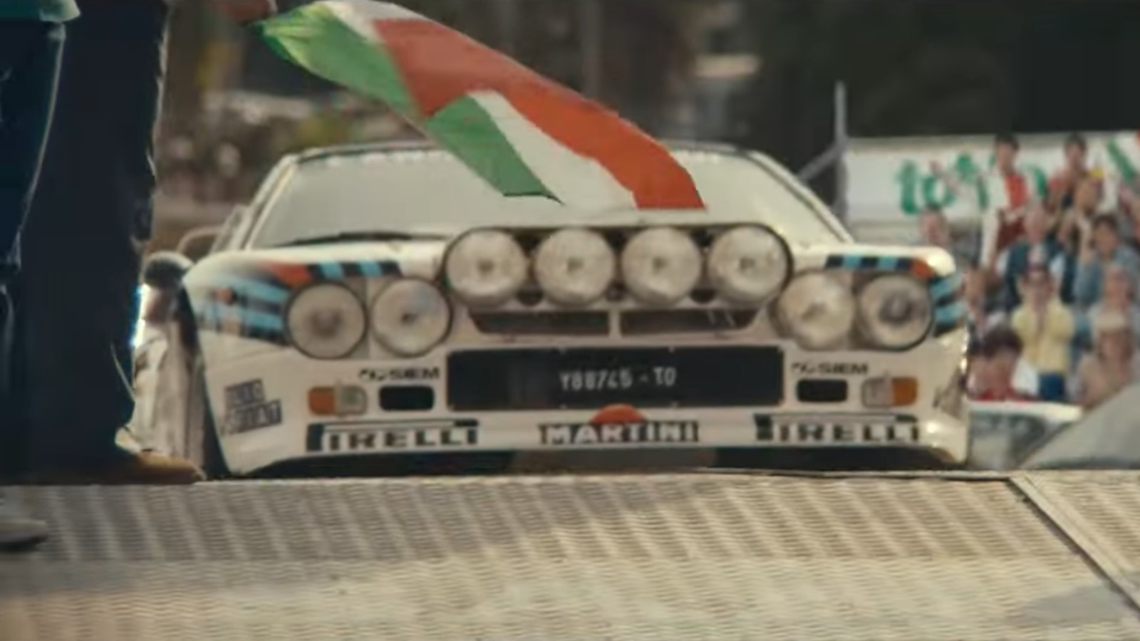Lancia Rally 037: Trionfo Epico nel 1983 e la Sua Eredità Immortale – Riviviamo la Storia con ‘Race for Glory’.