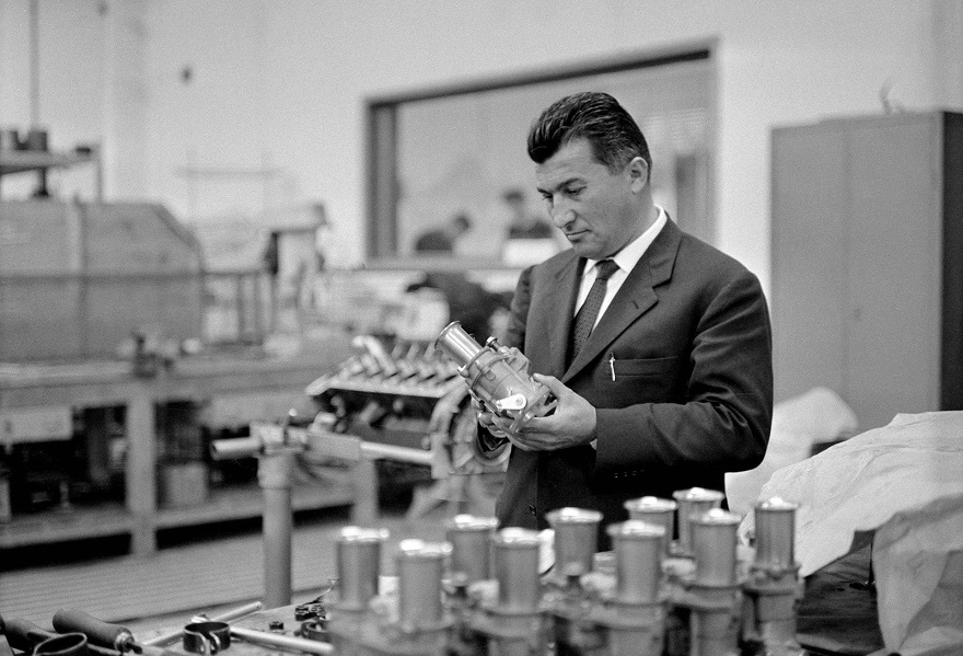 Ferruccio Lamborghini: L’imprenditore visionario dietro il mito Lamborghini.