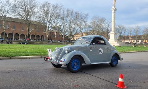 Destra e Sinistra Po: Una Celebrazione Epocale delle Auto d’Epoca lungo il Fiume Po.