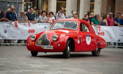 La Freccia Rossa: Un’Epopea di Passione sulle Strade d’Italia.
