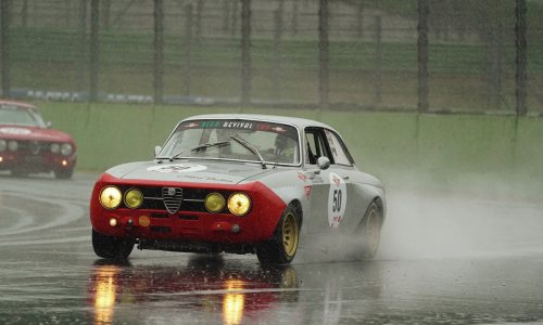 Alfa Revival Cup 2024 sotto la Pioggia di Vallelunga la Spunta Una Giulia GTA.