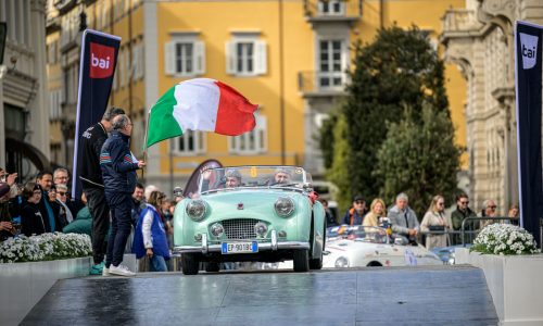 Trionfo alla Mitteleuropean Race per Mazzoleni e Gotti sulla Triumph TR2.