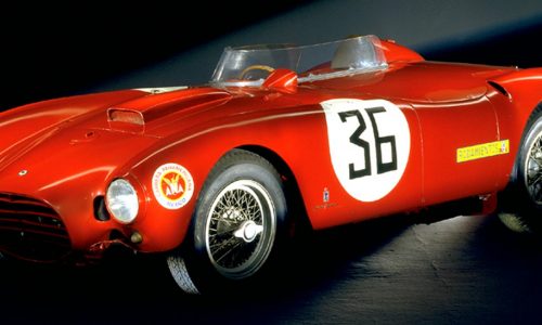 Lancia e Miki Biasion: Un Trionfale Ritorno alla 1OOO Miglia per il 70° Anniversario della D24 Spider.