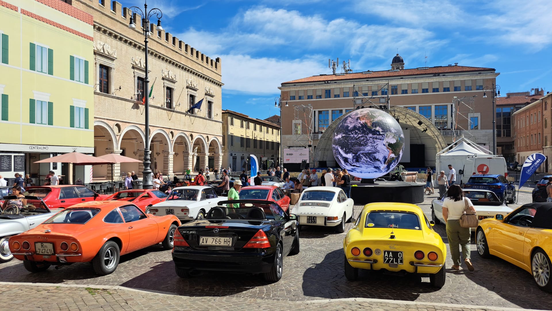 Successo per la 100 Miglia in Provincia: tra arte, cultura e motorismo d’epoca.