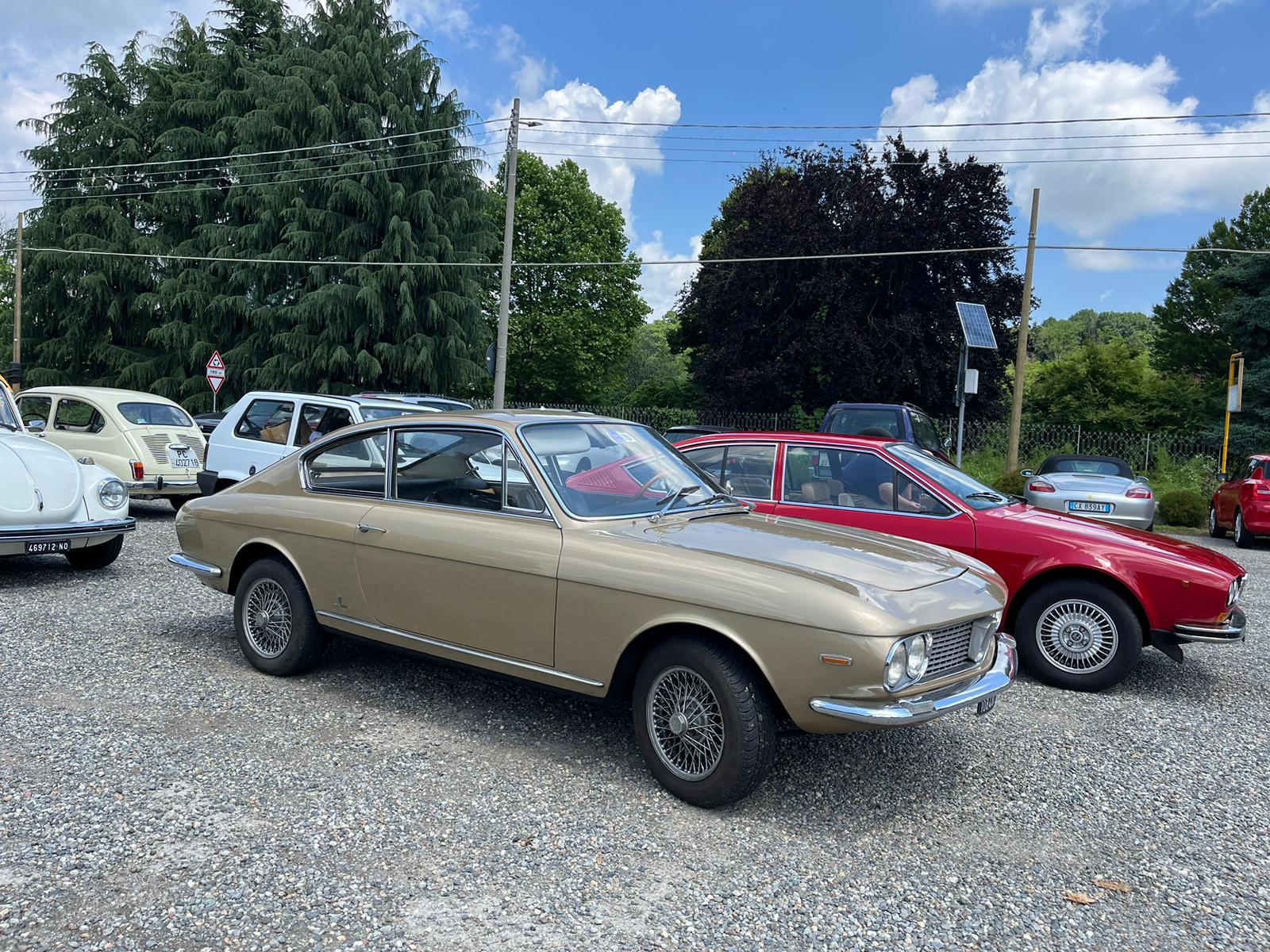 Successo per “Ruote nella Storia” a Novara: Un Viaggio tra Borghi e Auto d’Epoca.