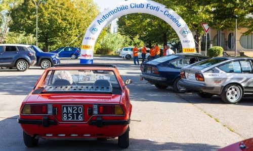 Le Auto d’Epoca sfilano tra i tesori di Longiano per Ruote nella Storia.