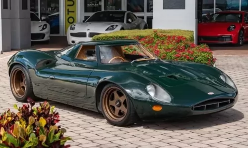 John Cena mette in vendita la sua replica della Jaguar XJ13 su Bring a Trailer.