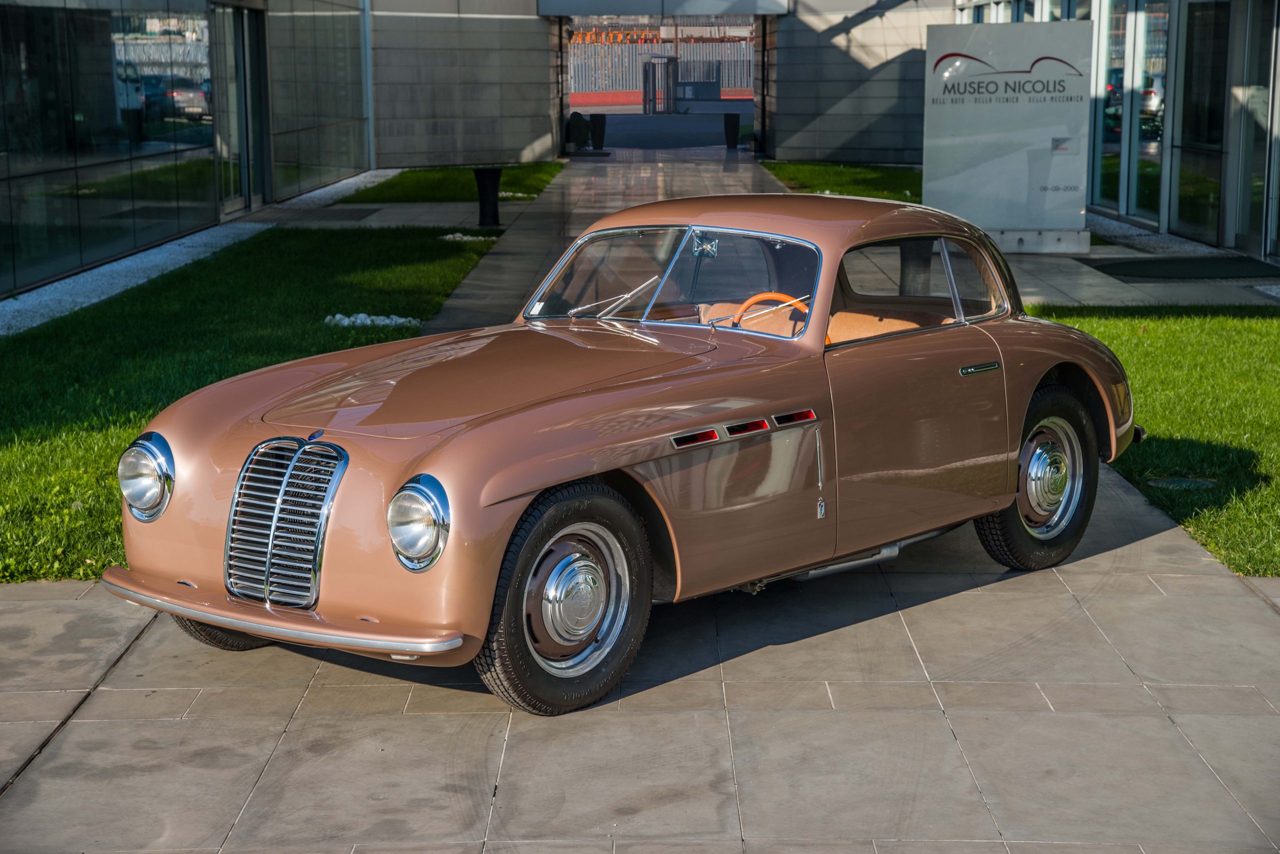 Il Museo Nicolis celebra i 110 anni di Maserati ad Auto e Moto d’Epoca 2024.