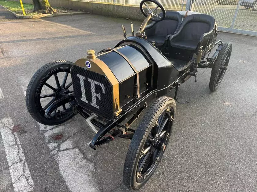 Isotta Fraschini Fenc: un capolavoro d’epoca in vendita, simbolo dell’eccellenza italiana.