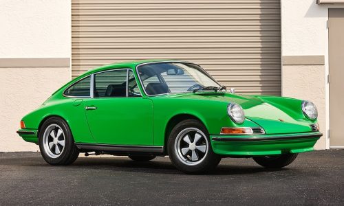 Porsche 911 60 Years: sei decenni di eccellenza in un libro imperdibile.