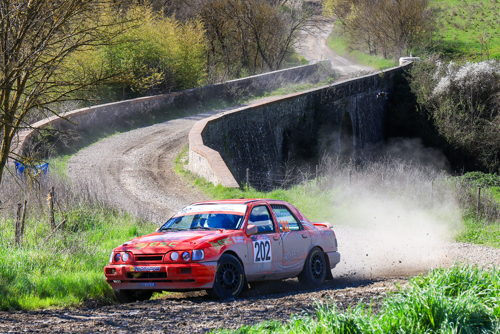 Pierangioli trionfa nel Rally Storico della Val d’Orcia.
